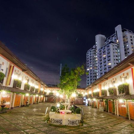 Victoria Court Suites Pasig Екстер'єр фото