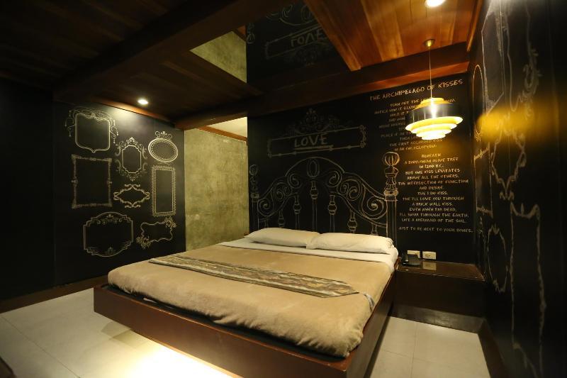 Victoria Court Suites Pasig Екстер'єр фото