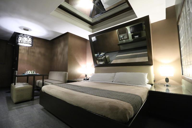 Victoria Court Suites Pasig Екстер'єр фото